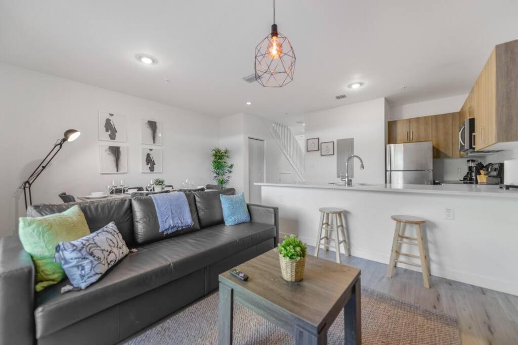 Wonderful Townhouse With 3 Bedrooms マイアミ エクステリア 写真