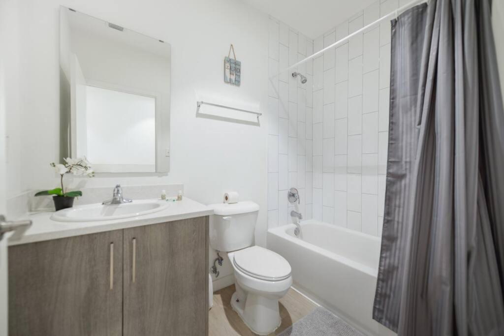 Wonderful Townhouse With 3 Bedrooms マイアミ エクステリア 写真