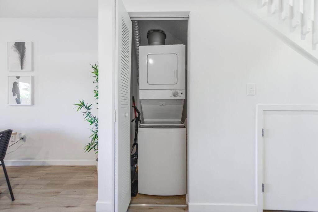 Wonderful Townhouse With 3 Bedrooms マイアミ エクステリア 写真